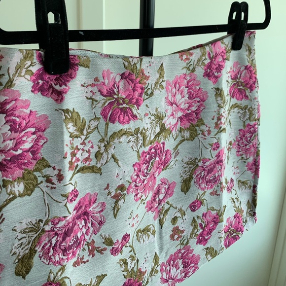 NWT Floral Two Piece Set - Picture 7 of 9